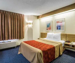 Photo 2 - Econo Lodge Denver International Airport