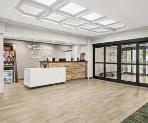 Photo 4 - Hampton Inn Elkton