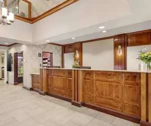 Photo 5 - Best Western Plus River Escape Inn & Suites