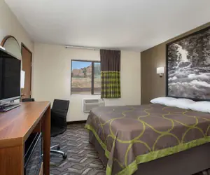 Photo 5 - Super 8 by Wyndham Dubois