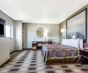 Photo 3 - Super 8 by Wyndham Kimball