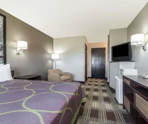 Photo 5 - Super 8 by Wyndham Kimball