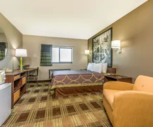 Photo 4 - Super 8 by Wyndham Kimball