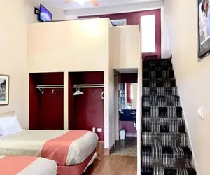 Photo 5 - Red Carpet Inn Great Lakes