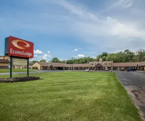 Photo 2 - Econo Lodge Newton