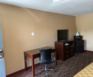 Photo 4 - Rosewood Inn and Suites