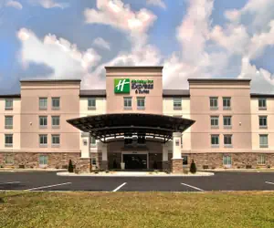 Photo 2 - Holiday Inn Express & Suites Evansville North by IHG