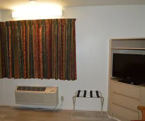 Photo 4 - Jolly Roger Hotel