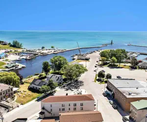 Photo 3 - Newly Renovated-across the Street From Von Stiehl