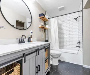 Photo 2 - Newly Renovated - Walking Distance to Pier