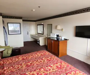 Photo 5 - Bayview Inn