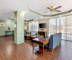 Photo 4 - Suburban Studios Orangeburg