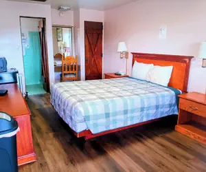 Photo 5 - Sands Motel