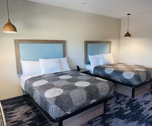 Photo 4 - Palace Inn