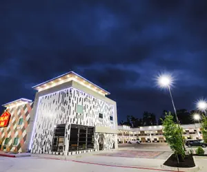 Photo 2 - Palace Inn