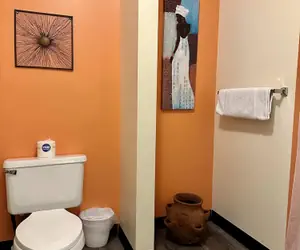 Photo 3 - 6 Beds Downtown Apt Very Quick Walk Everywhere