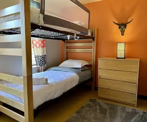 Photo 5 - 6 Beds Downtown Apt Very Quick Walk Everywhere