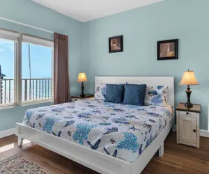 Photo 4 - Amazing Gulf Views! Spa, Pool, Tiki Bar and More!