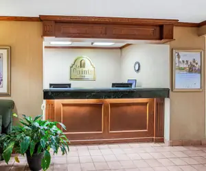 Photo 2 - Norwood Inn and Suites Detroit