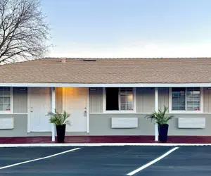 Photo 2 - Budget Motel