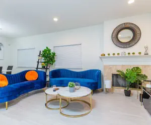 Photo 2 - Elegant Pasadena Retreat Prime Comfort Awaits