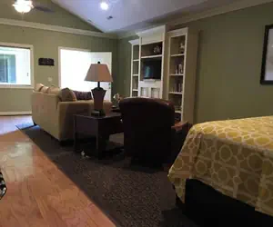 Photo 4 - Southern Comfort Suites