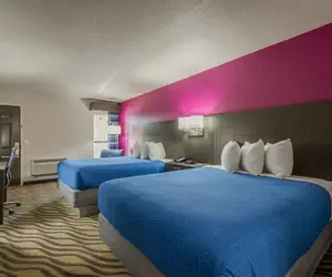 Photo 5 - Stratford House Inns - Edmond