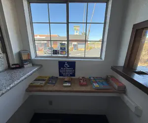 Photo 3 - Discovery Inn Near Six Flags Vallejo Napa Valley CA