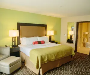 Photo 5 - Holiday Inn Murfreesboro by IHG