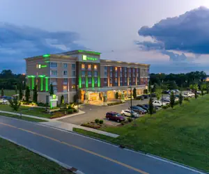 Photo 2 - Holiday Inn Murfreesboro by IHG