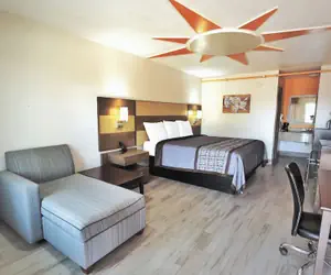 Photo 3 - Scottish Inns & Suites Shenandoah Woodlands Mall