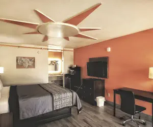 Photo 5 - Scottish Inns & Suites Shenandoah Woodlands Mall