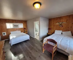 Photo 2 - Silver Spur Motel