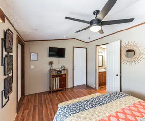 Photo 3 - Bohemian Rhapsody - 1 Bedroom Hotel Room by The Lodges at Fossil Creek