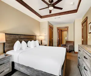 Photo 5 - Luxury 1 Bedroom Condo with Slopeside View 1 Condo