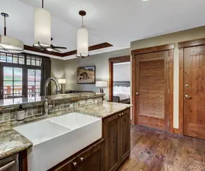 Photo 4 - Luxury 1 Bedroom Condo with Slopeside View 1 Condo