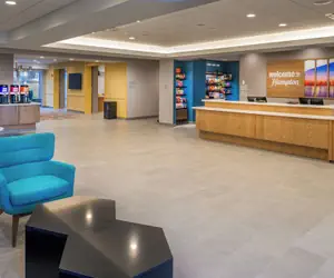 Photo 2 - Hampton Inn By Hilton St Louis Airport