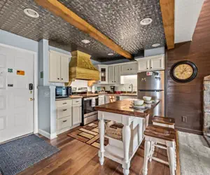 Photo 2 - Sleeps 6 Pool Playground Mountain Views Hot Tub