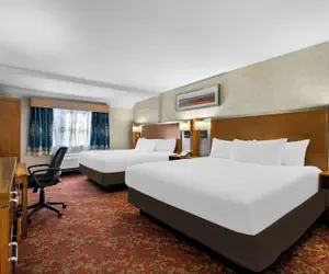 Photo 5 - Hiltop Hotel