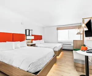 Photo 4 - Superior & Sage Hotel