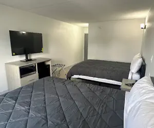 Photo 3 - Lancaster Lincoln Inn