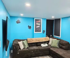 Photo 5 - Cozy Home near City Center with Hot tub