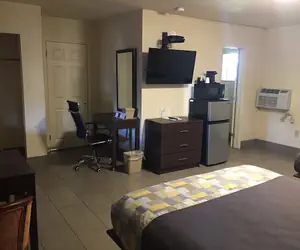 Photo 4 - American Inn Punta Gorda