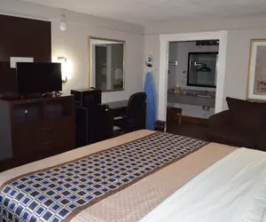 Photo 5 - Hill Country Inn Marble Falls