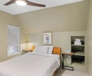 Photo 5 - Cozy Modern Home