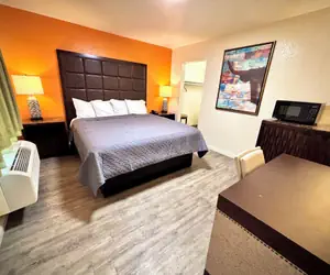 Photo 5 - Crest Motel