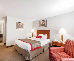 Photo 4 - Iberia House & Suites