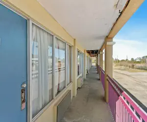 Photo 3 - Luxury Inn By Hotel O Hattiesburg, Ms