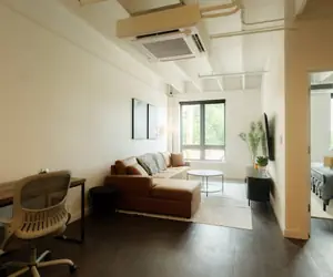 Photo 3 - Above The Roots - Sophisticated Charm