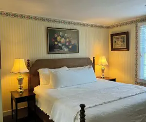 Photo 2 - Cottage Nine in Jacksonville